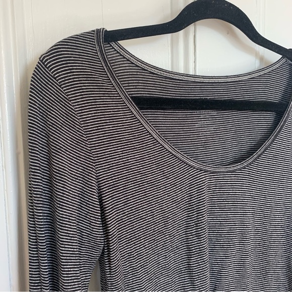 ✨3/$15✨ American Eagle Stripped Long Sleeve - Picture 6 of 7